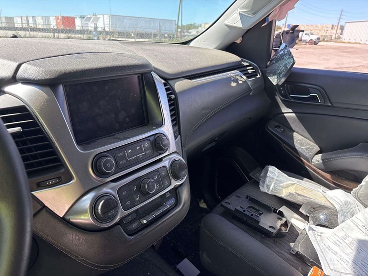 2019-chevrolet-tahoe-image-14