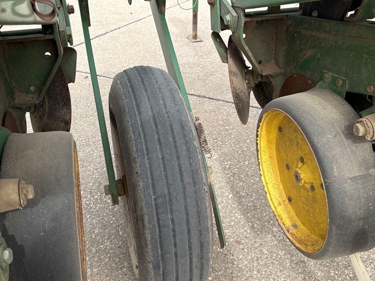 john-deere-7000-image-33