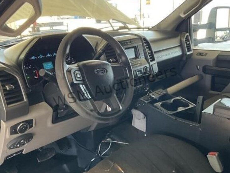 2017-ford-f550-image-24