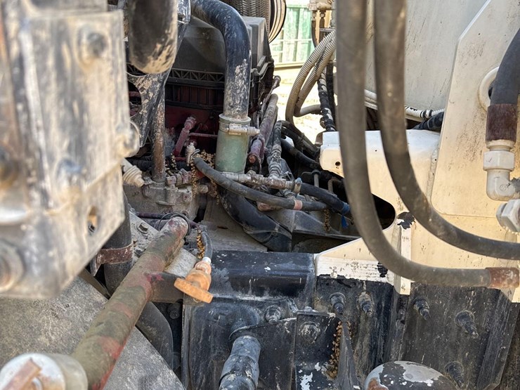 2020-putzmeister/sany-sy38z-200-38m-mounted-on-2020-mack-te64-6x4-concrete-pump-truck-image-33