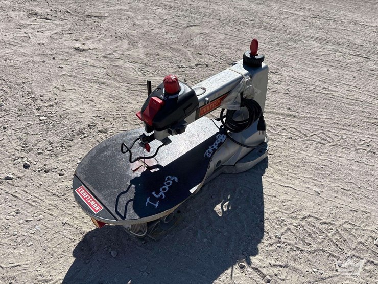 craftsman-16in-variable-speed-scroll-saw-image-1