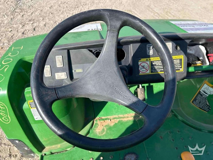 2022-john-deere-gator-image-12