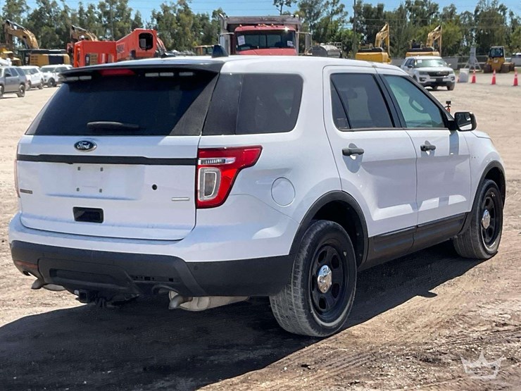 2015-ford-explorer-image-3