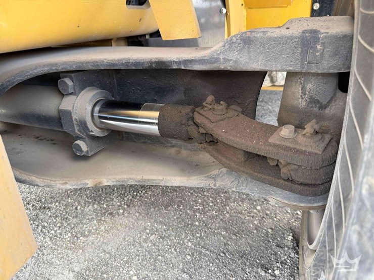 2017-caterpillar-dp70n1-image-17