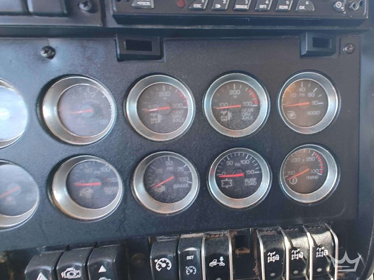 2012-kenworth-t800-image-32