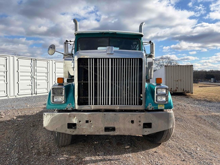 1999-international-eagle-tandem-axle-road-tractor-image-2