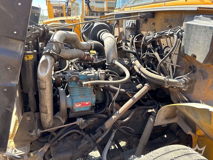 2001-international-2001-image-13