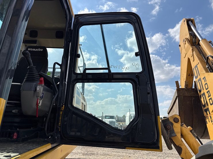 2023-komatsu-pc210-image-41