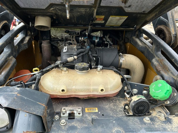 2021-deere-325g-image-16