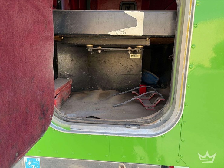 1994-peterbilt-377-image-21