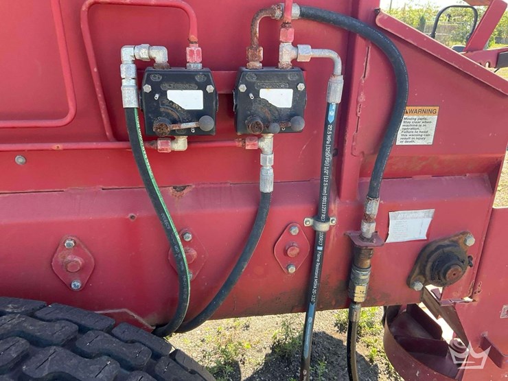 millcreek-turf-tiger-cc2-11-fertilizer-spreader-image-10