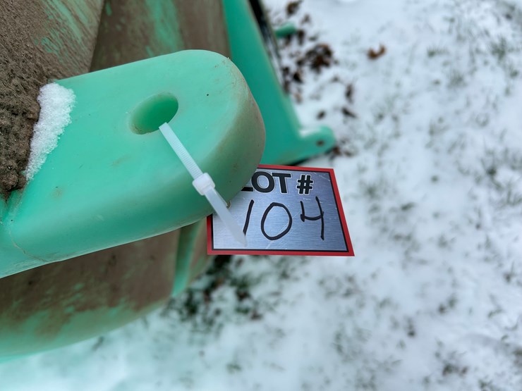 2500-gallon-poly-tank-image-3