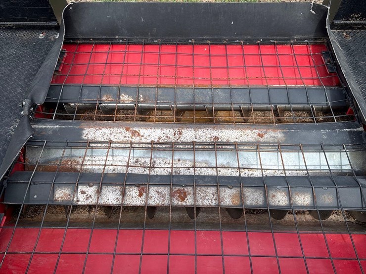 westfield-drive-over-pit-image-13