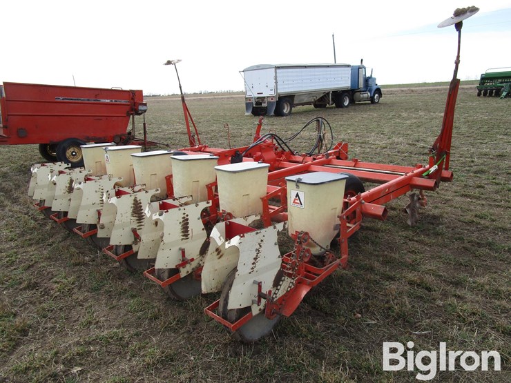 allis-chalmers-6r30-pull-type-planter-image-5