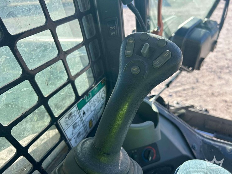 2023-bobcat-t595-image-8