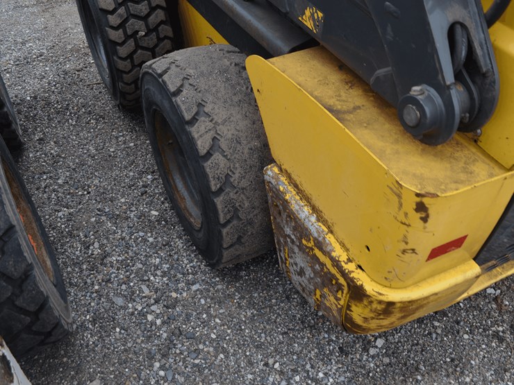 new-holland-l320-image-7