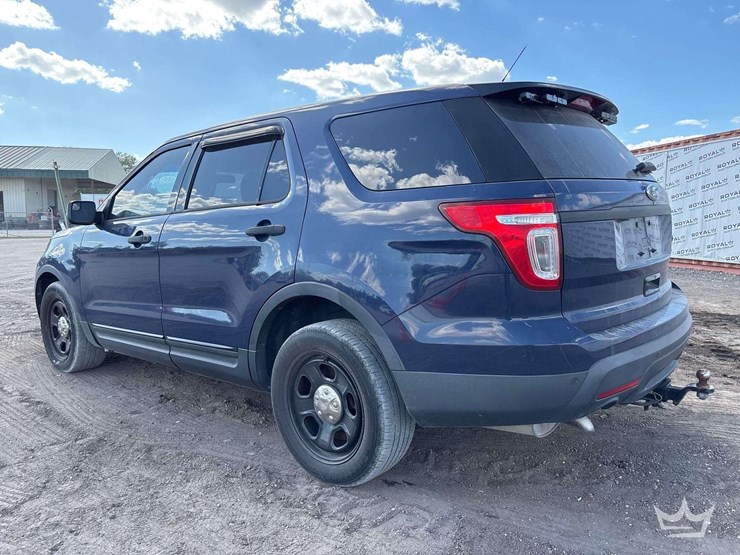 2015-ford-explorer-image-4