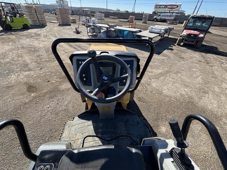 2018-caterpillar-cb24b-image-19