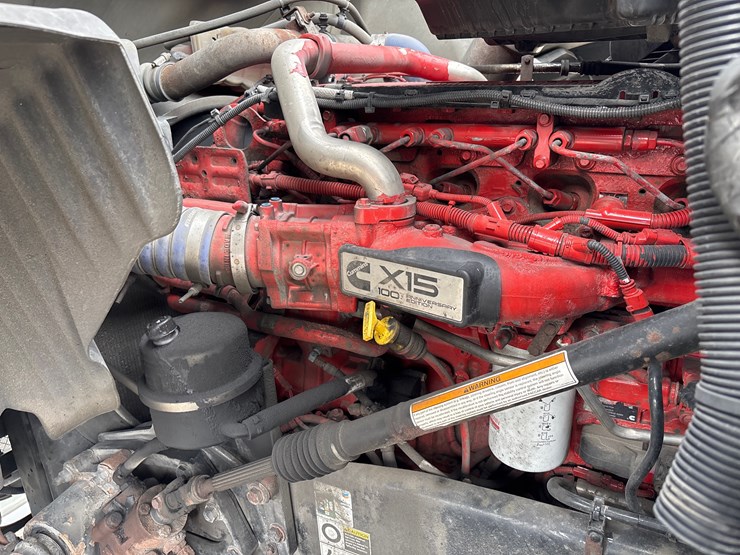 2020-kenworth-t680-image-14