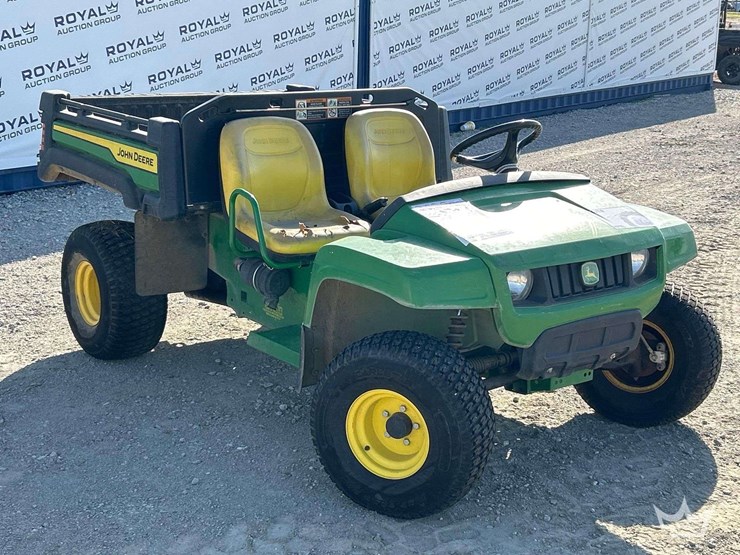 2022-john-deere-gator-image-4