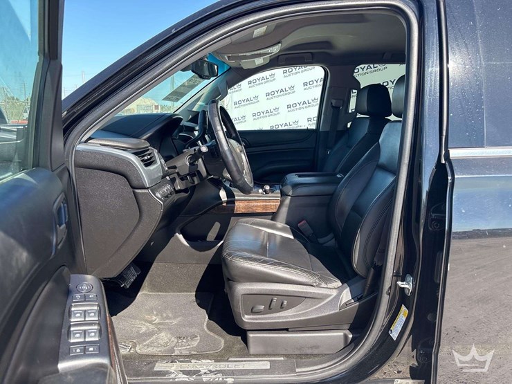 2018-chevrolet-suburban-image-14