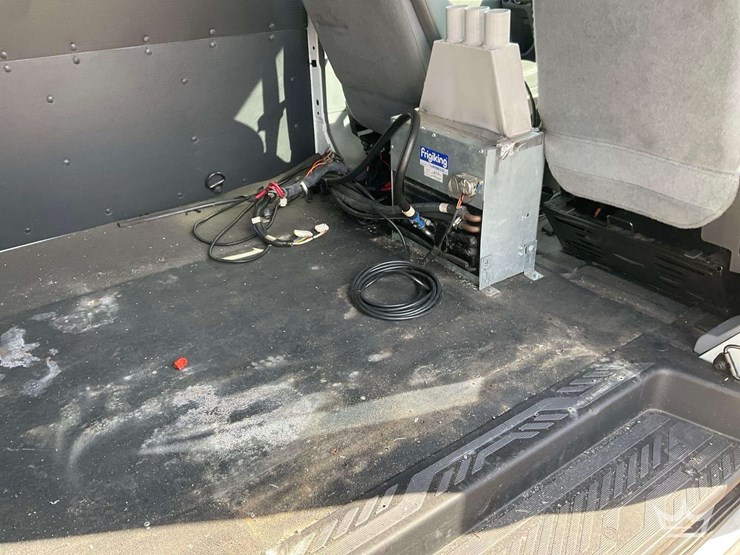 2015-ford-transit-image-26