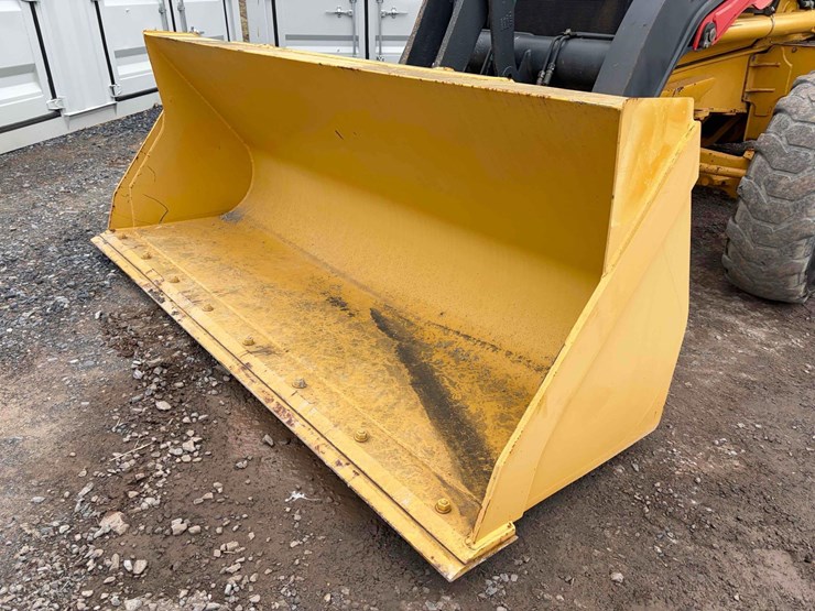 2015-deere-410l-image-9