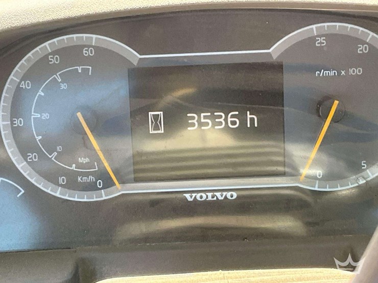 2015-volvo-l110h-image-35