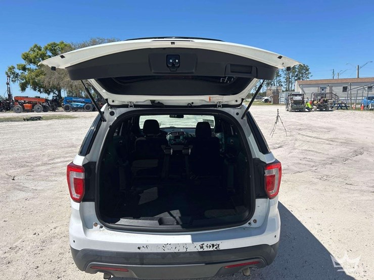 2016-ford-explorer-image-20