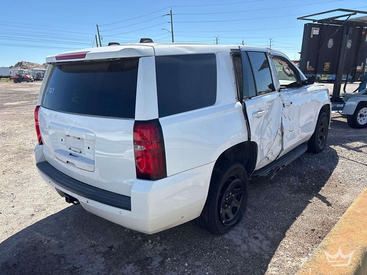 2019-chevrolet-tahoe-image-3