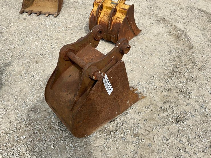 18"-excavator-bucket-image-2