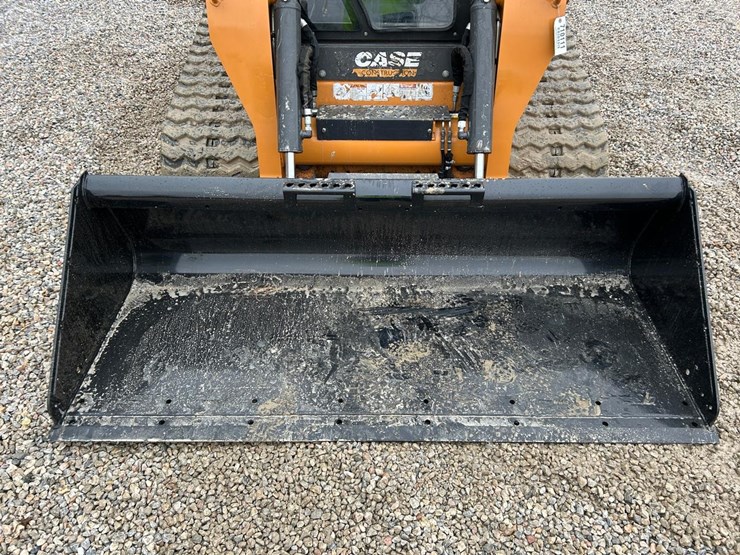 2024-case-tv450b-image-9