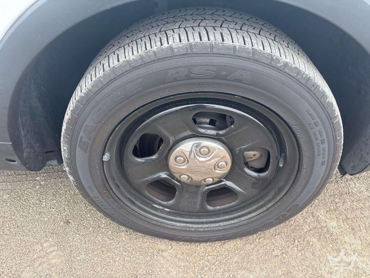 2017-ford-explorer-image-30