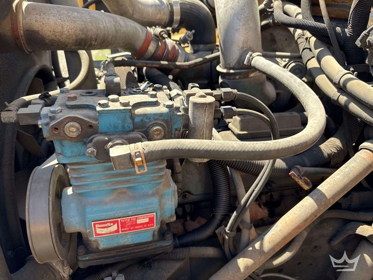 2001-international-2001-image-14