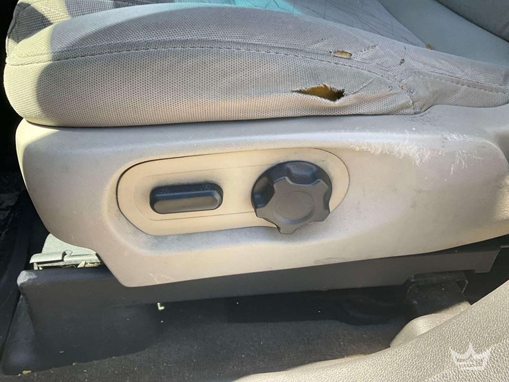 2014-ford-explorer-image-13