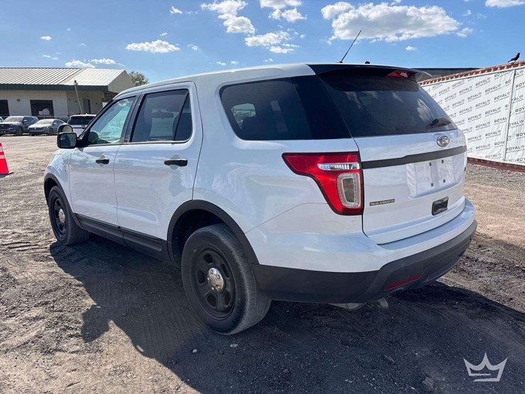 2015-ford-explorer-image-4