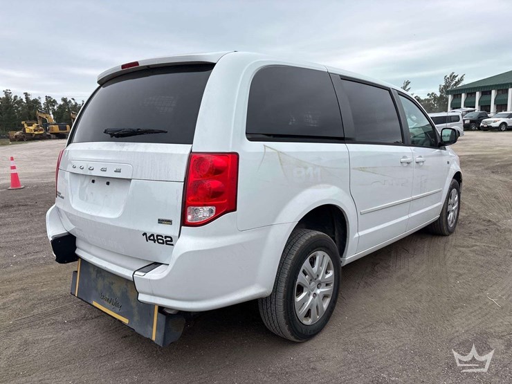 2014-dodge-caravan-image-3