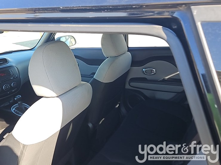 2014-kia-soul-image-21