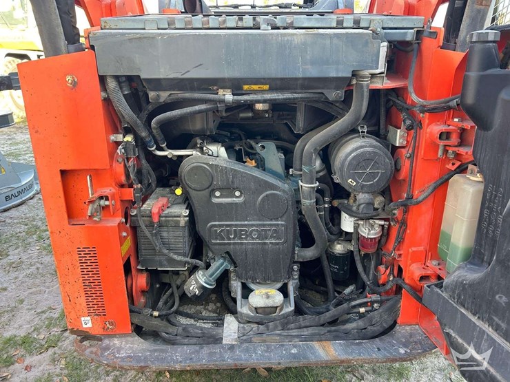 2016-kubota-ssv75-image-16
