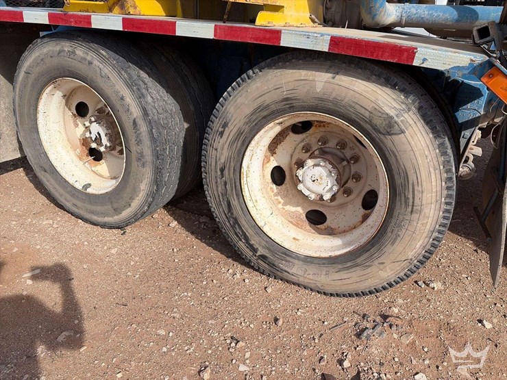 2007-peterbilt-379-image-27