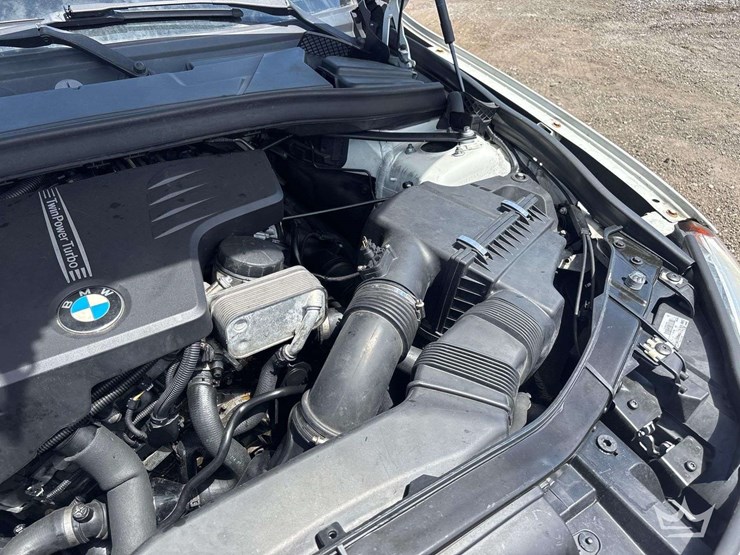 2015-bmw-x1-suv-image-8