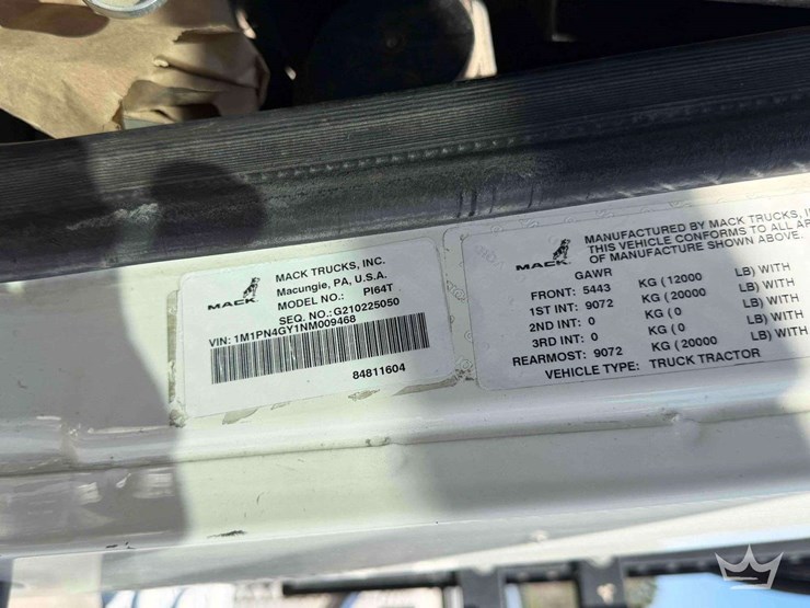 2022-mack-pinnacle-t/a-day-cab-truck-tractor-image-4