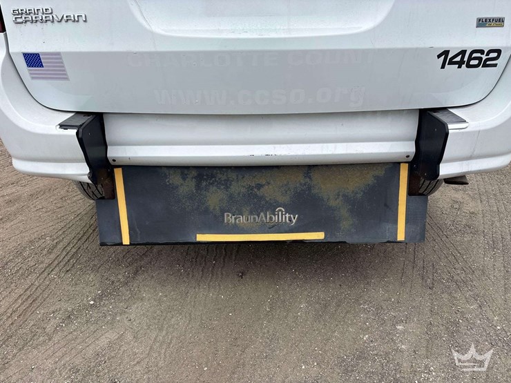 2014-dodge-caravan-image-10