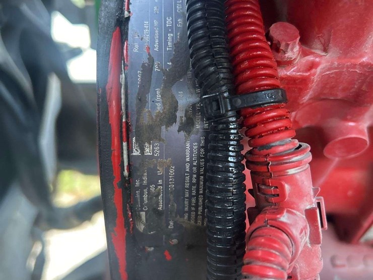 2014-freightliner-114sd-image-11