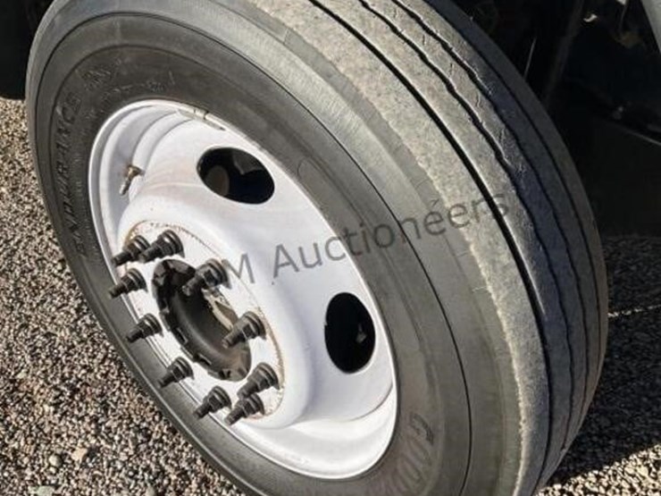 2015-ford-f550-image-9