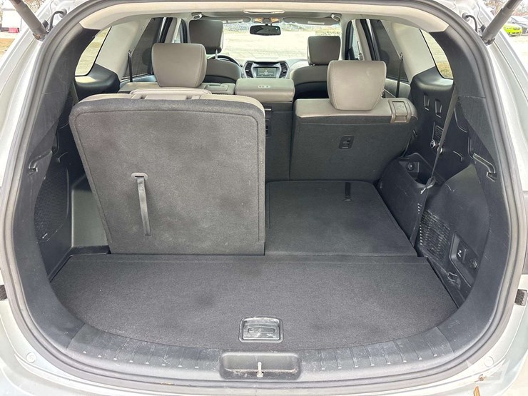 2017-hyundai-santa-fe-image-25