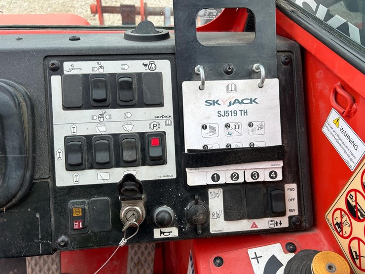 2020-skyjack-sj519th-image-23