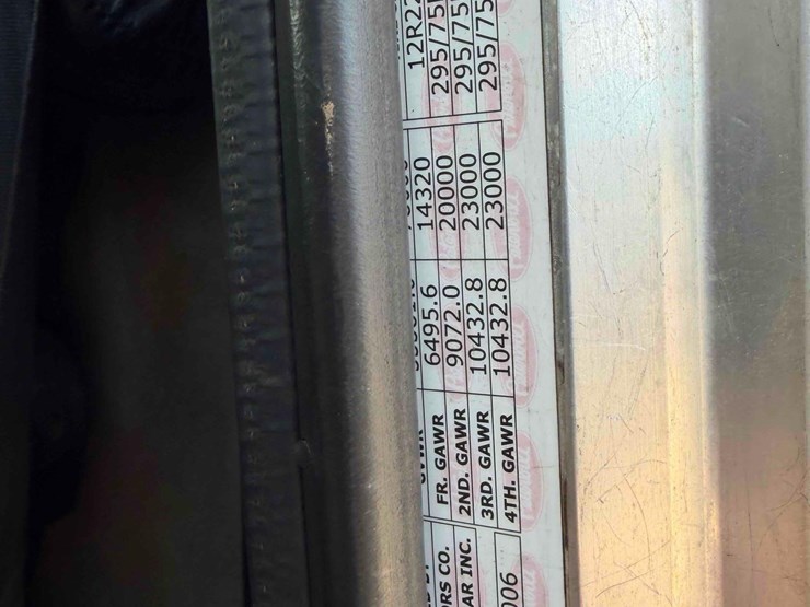 2007-peterbilt-379-image-9