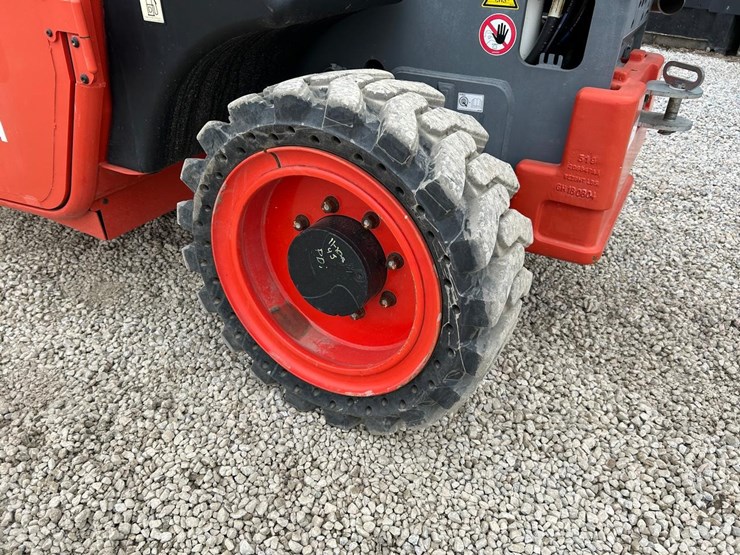 2020-skyjack-sj519th-image-13