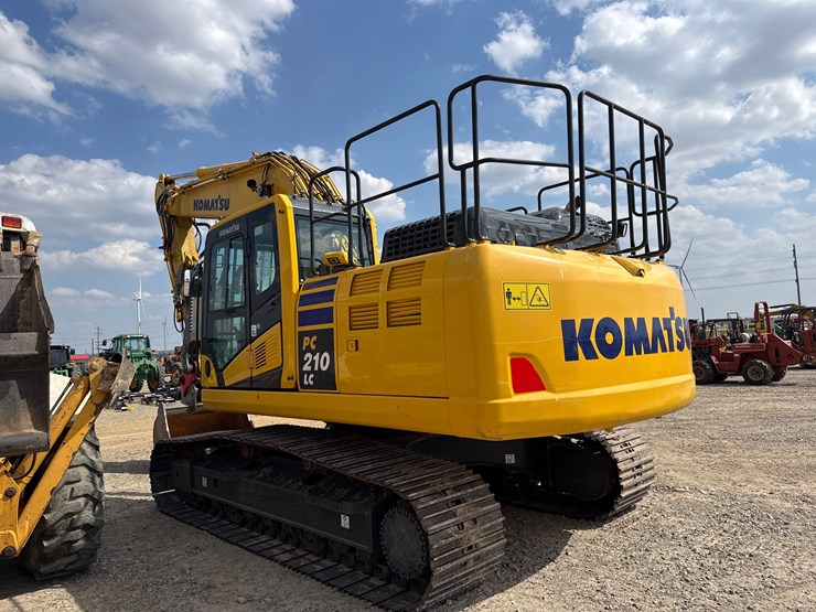 2023-komatsu-pc210-image-6